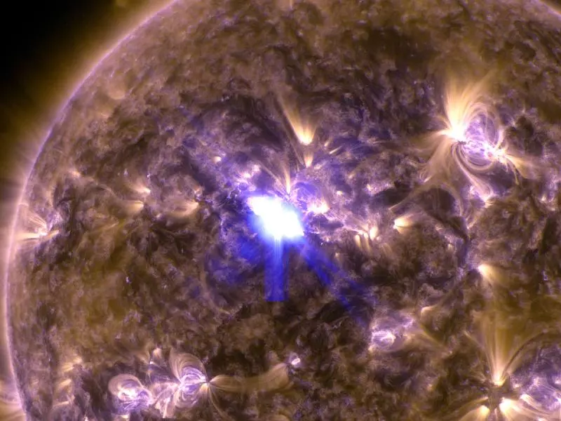 NASA's Solar Dynamics Observatory (SDO) captured this image of an M6.5 class flare at 3:16 EDT on April 11, 2013. This image shows a combination of light in wavelengths of 131 and 171 Angstroms (Photo: NASA/SDO)