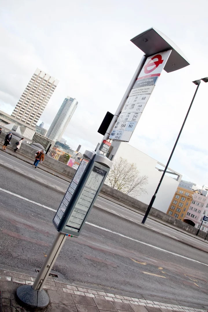 The info is being sent to the the sign on Waterloo Bridge via 3G