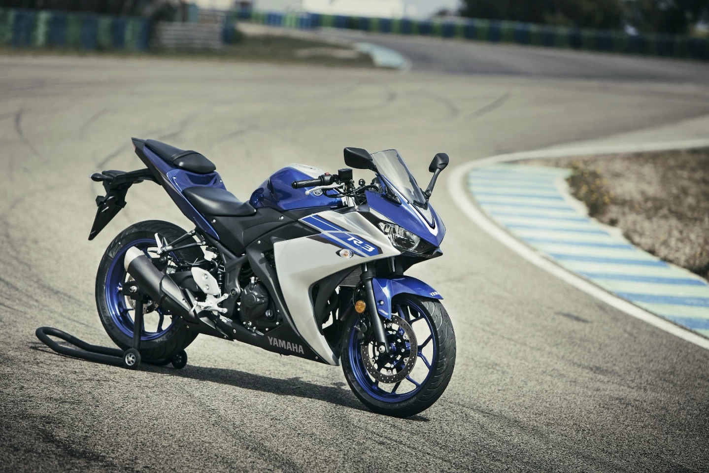 Modeled after the flagship superbike YZF-R1, Yamaha's YZF-R3 was launched in 2015, with a liquid-cooled in-line twin engine that makes 42 hp (30.9 kW) at 10,750 rpm