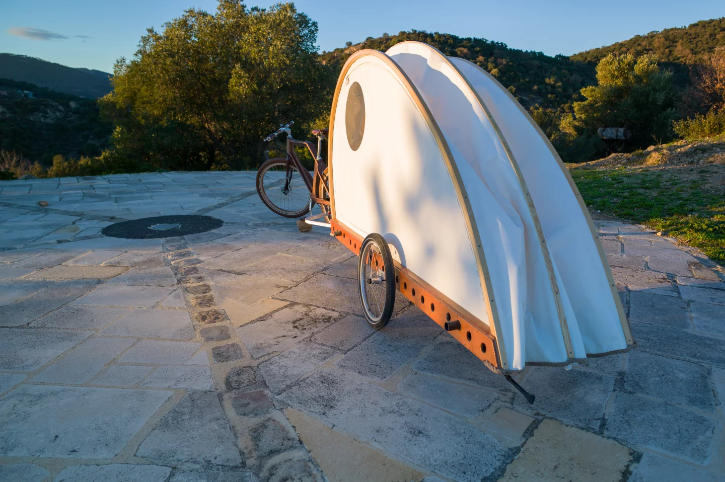 Built to be moved by leg muscles, not motor vehicle, the Foldavan is an intriguing, little bike trailer