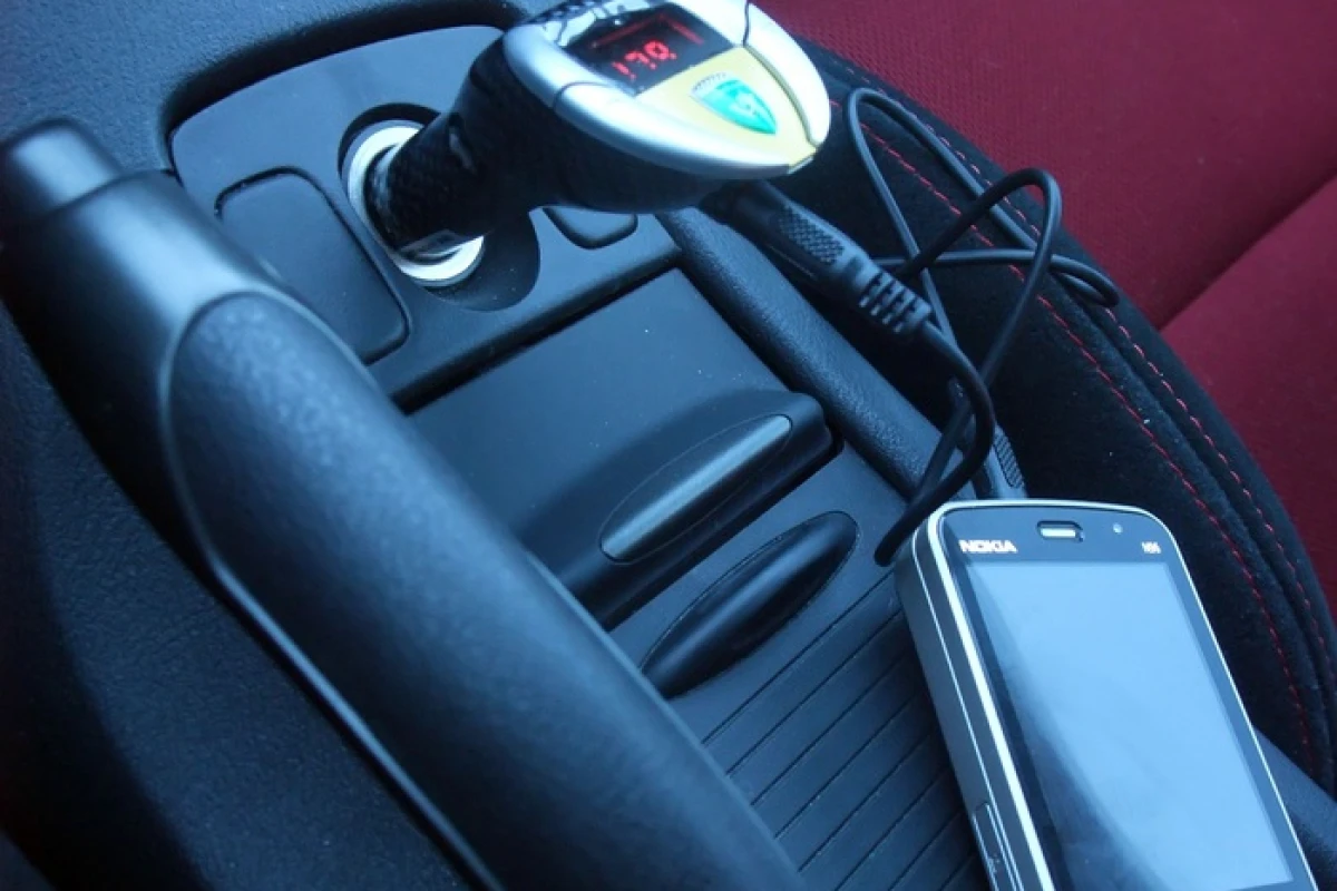 The Soundracer VX plugs into your cigarette lighter and lets you choose between half a dozen high-performance engine sounds for your car