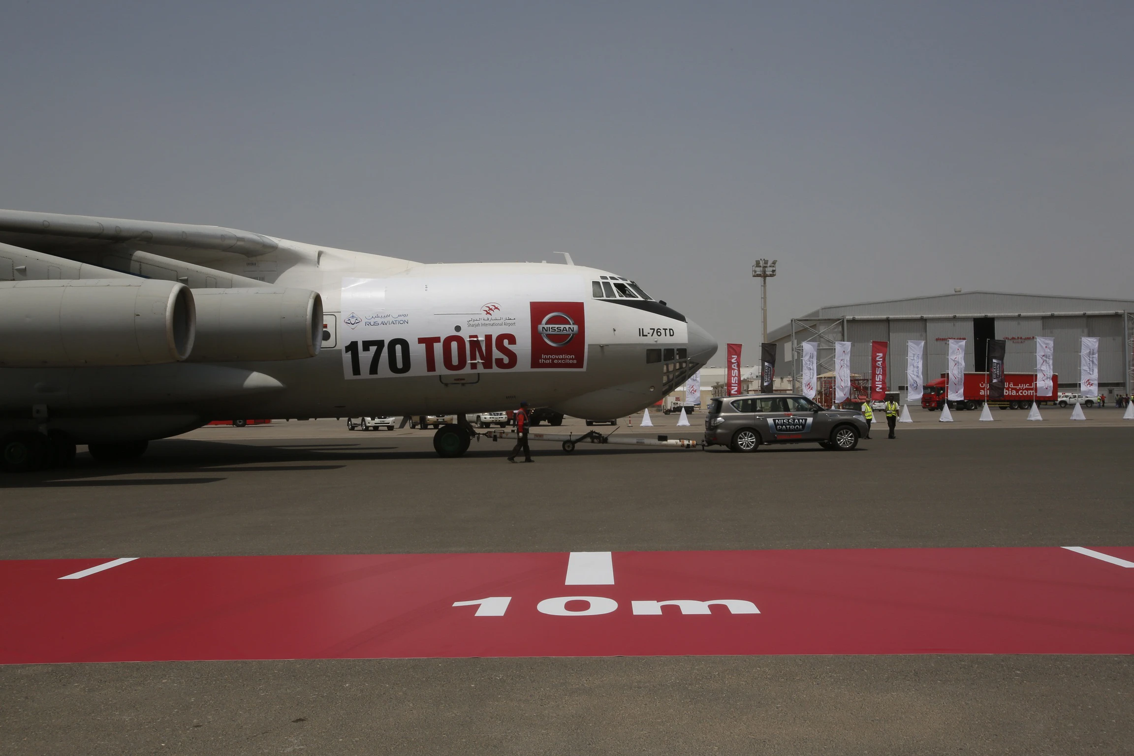 The Nissan Patrol towed the Ilyushin Il-76 cargo plane over 50 m