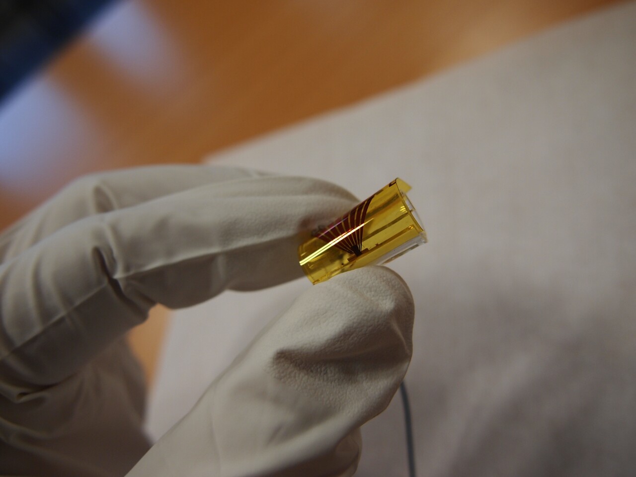 The interconnections are able to guide light signals when stretched by up to 30 percent, or when bent around an object with a diameter as small as that of a human finger