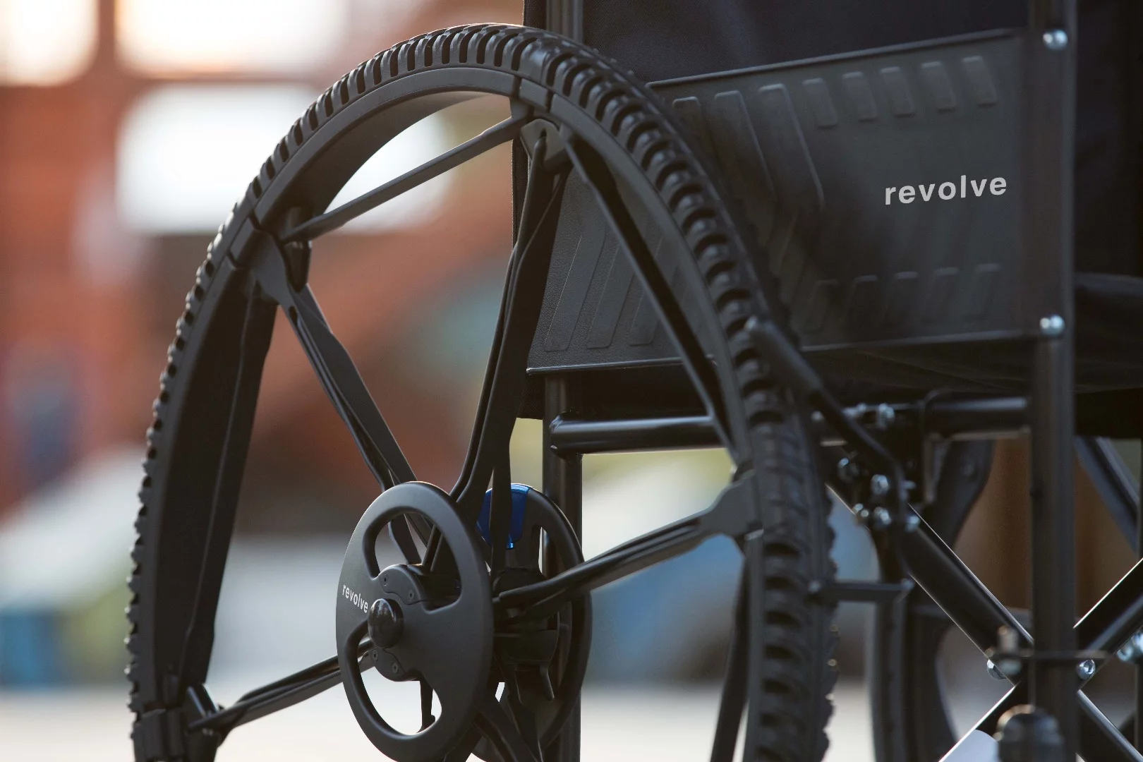 The modular Revolve 26-inch folding wheel was announced this week by German designer Andrea Mocellin, immediately threatening to become a disruptive force in the area of folding mobility.