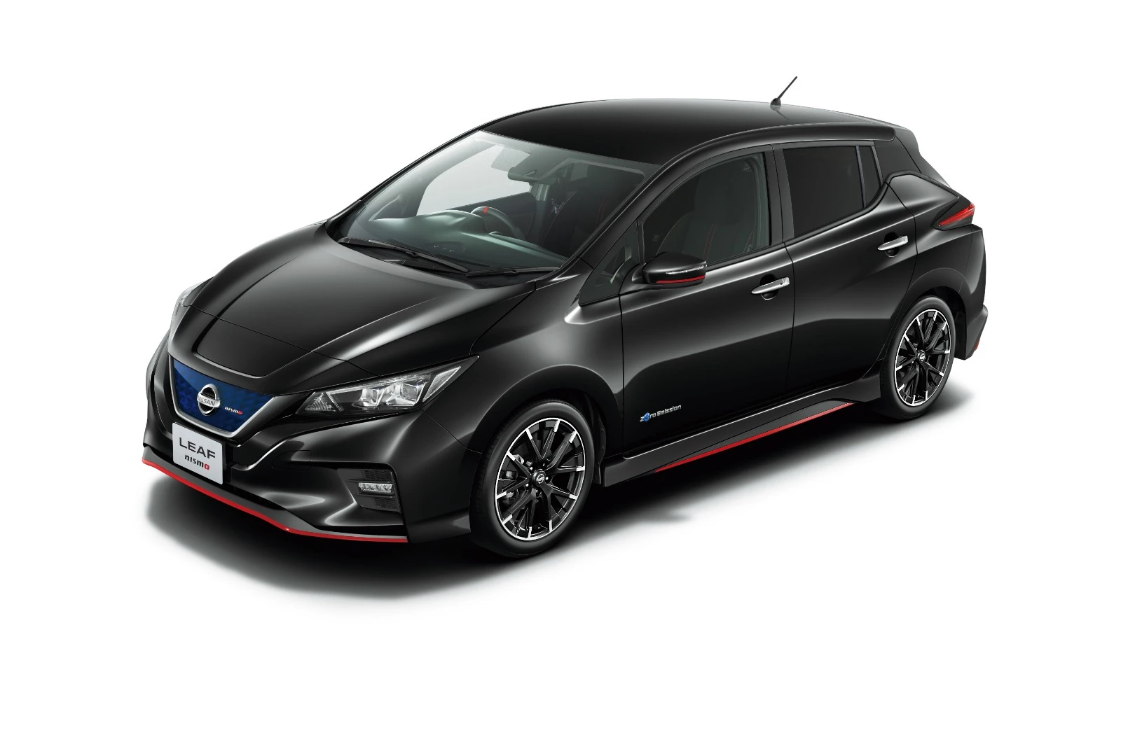 The NIssan Leaf Nismo sports custom 18-inch rims