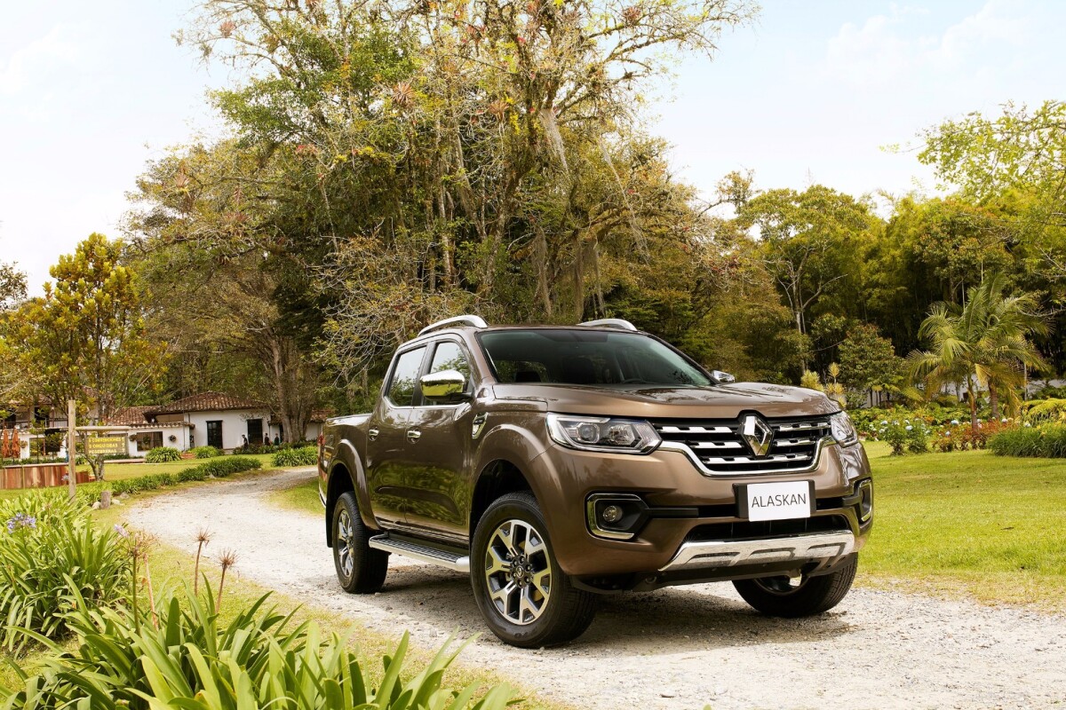 Renault reveals the production Alaskan pickup