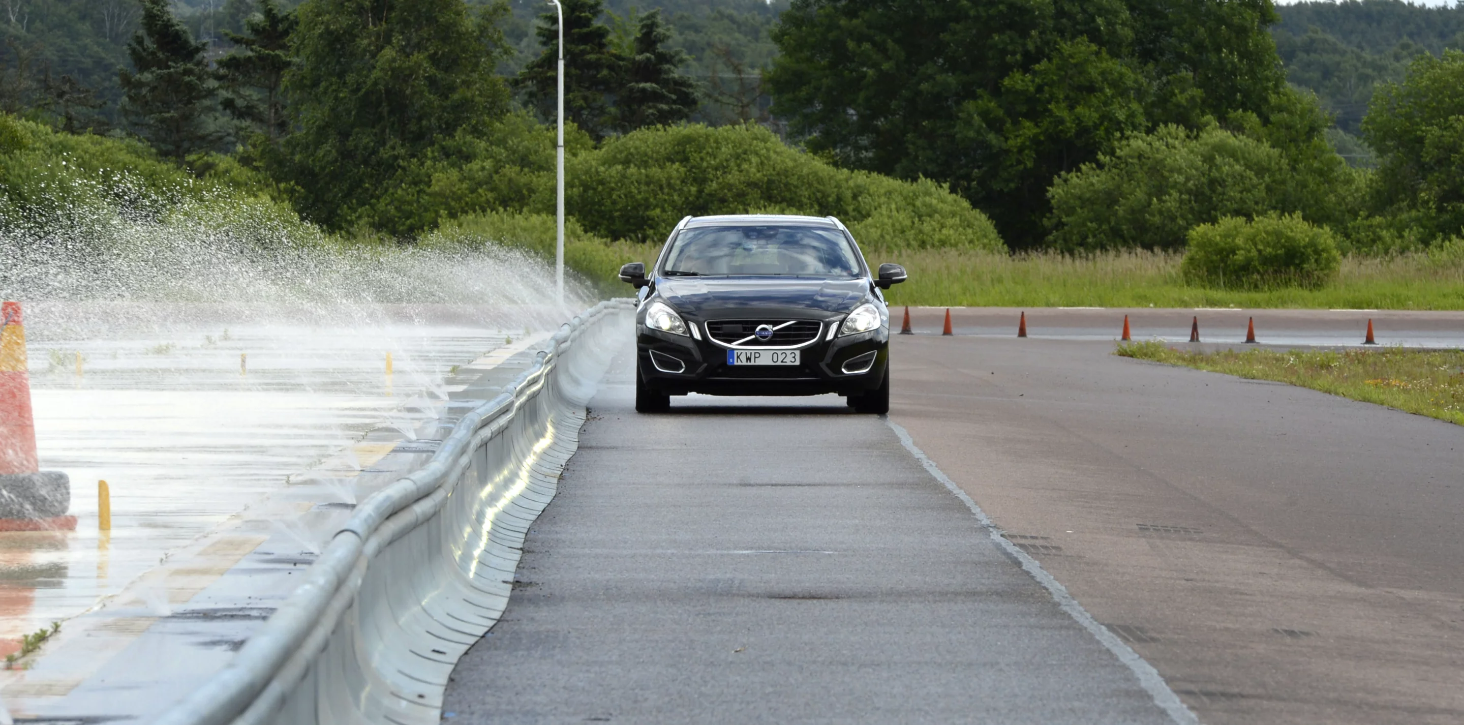 Volvo's road edge and barrier detection system at work