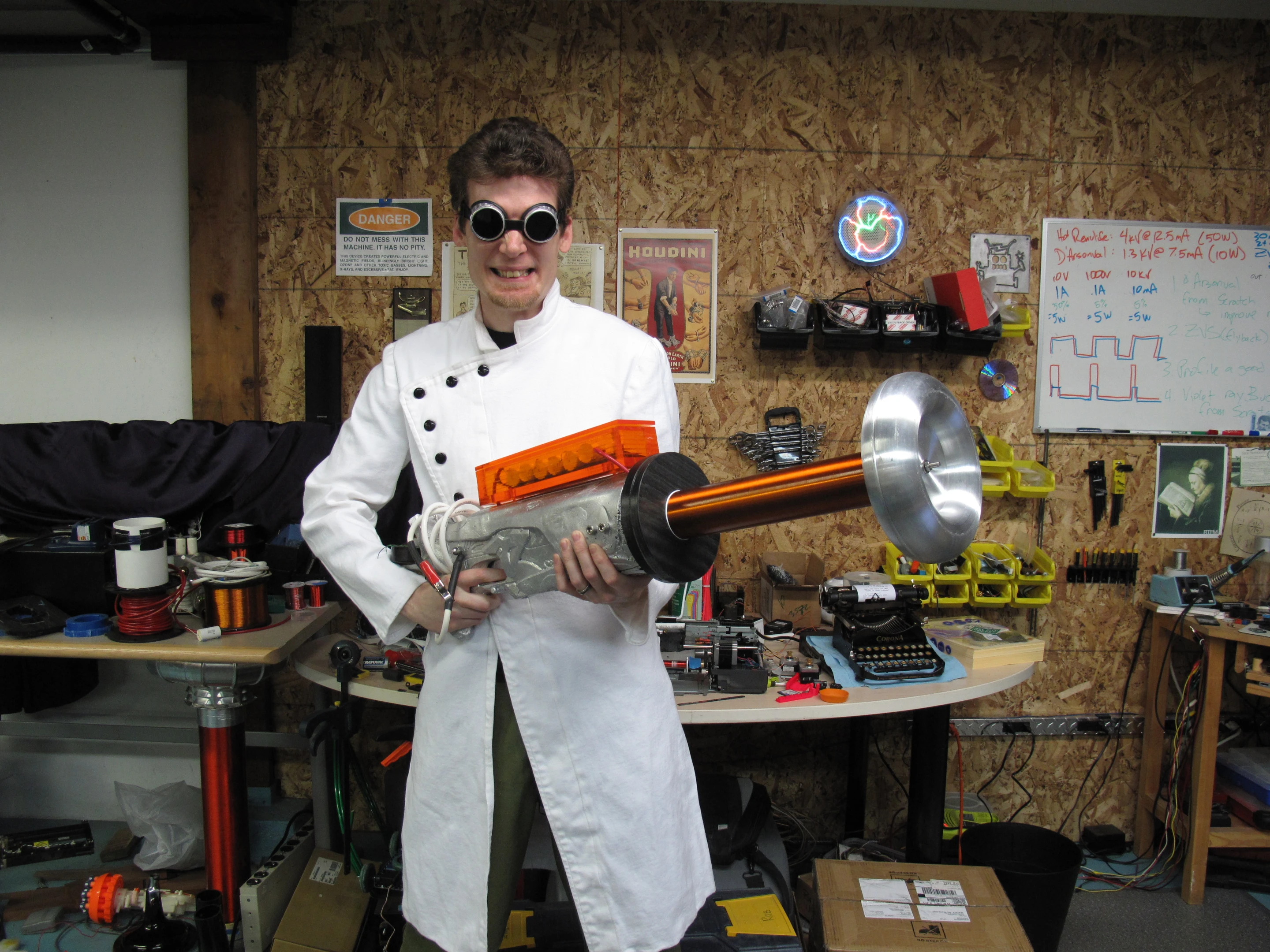 Rob Flickenger has created a fully functional, battery-operated Tesla Gun of the kind used by Nikola Tesla himself in a graphic novel about the pioneers of power