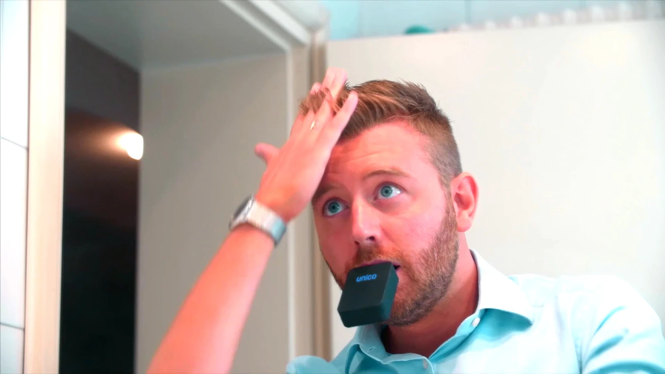 In the three seconds it takes to clean your teeth you can touch up your hair