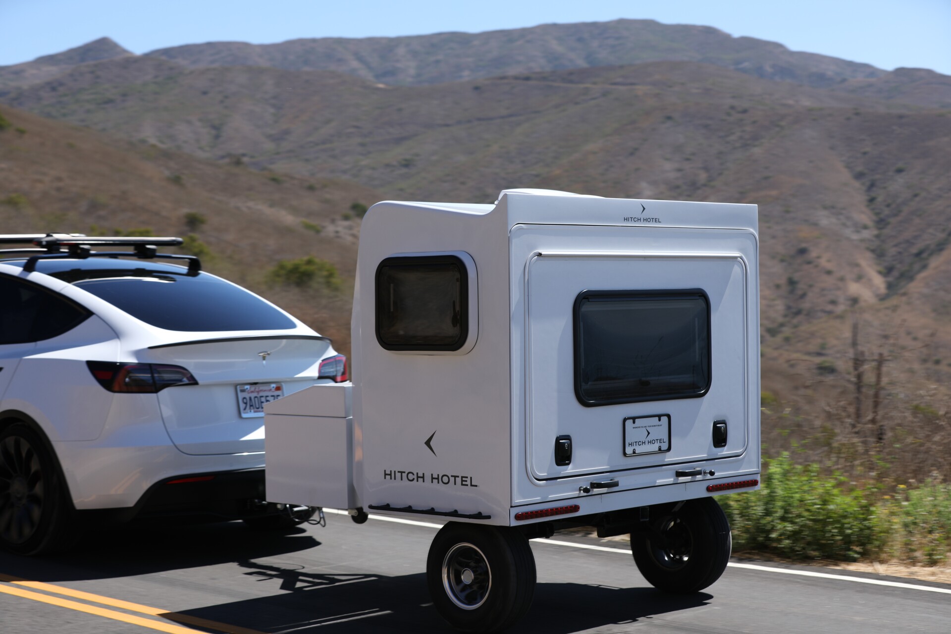 Hitch Hotel launches innovative expanding micro camping trailer