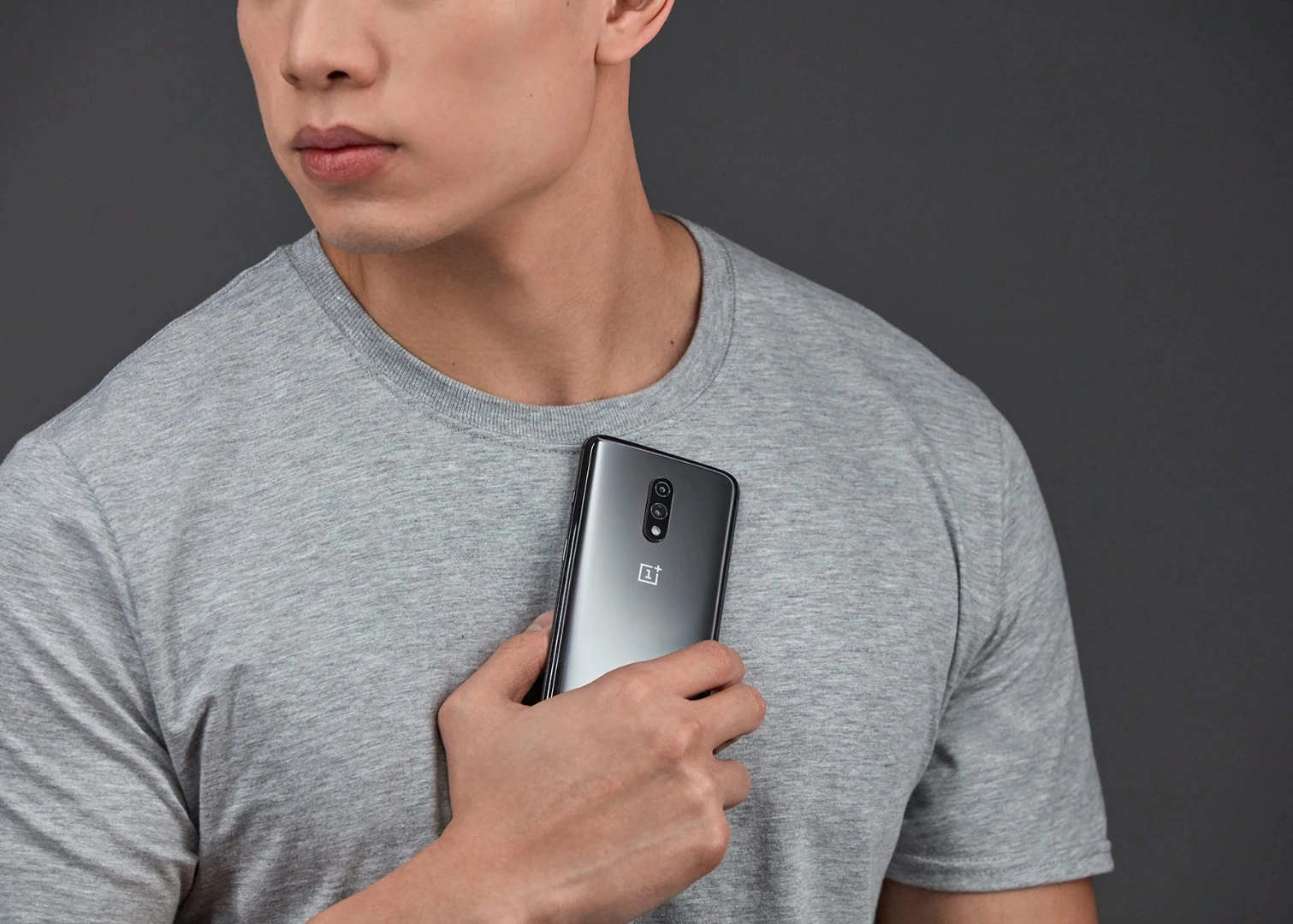 The OnePlus 7 is a more affordable alternative to the OnePlus 7 Pro