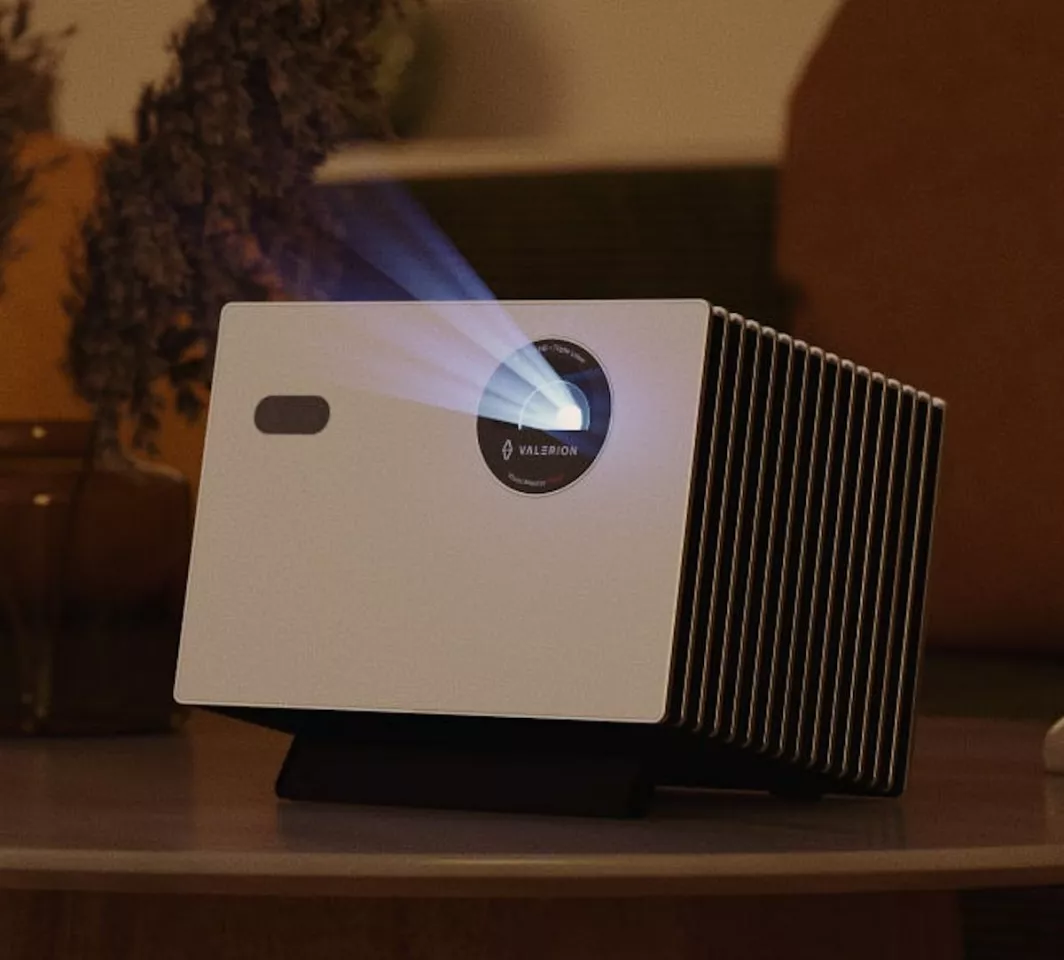 The Valerion StreamMaster Plus 2 measures 10.2 x 7.3 x 8.5 inches, and tips the scales at a hefty 15.4 lb