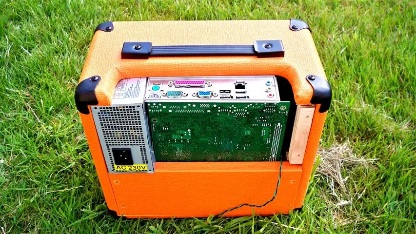 The first OPC prototype was made to prove that a computer can be fitted into an Orange case, to make something different and beautiful