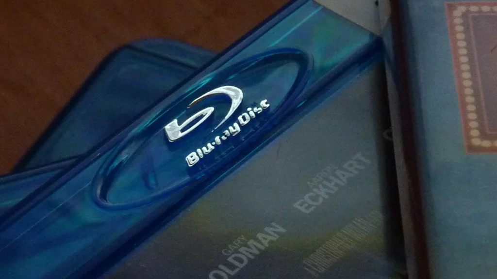Existing Blu-ray discs will play in BDXL and IH-BD hardware, but BDXL and IH-BD discs will be incompatible with existing hardware (Image: smemon87 via Flickr)