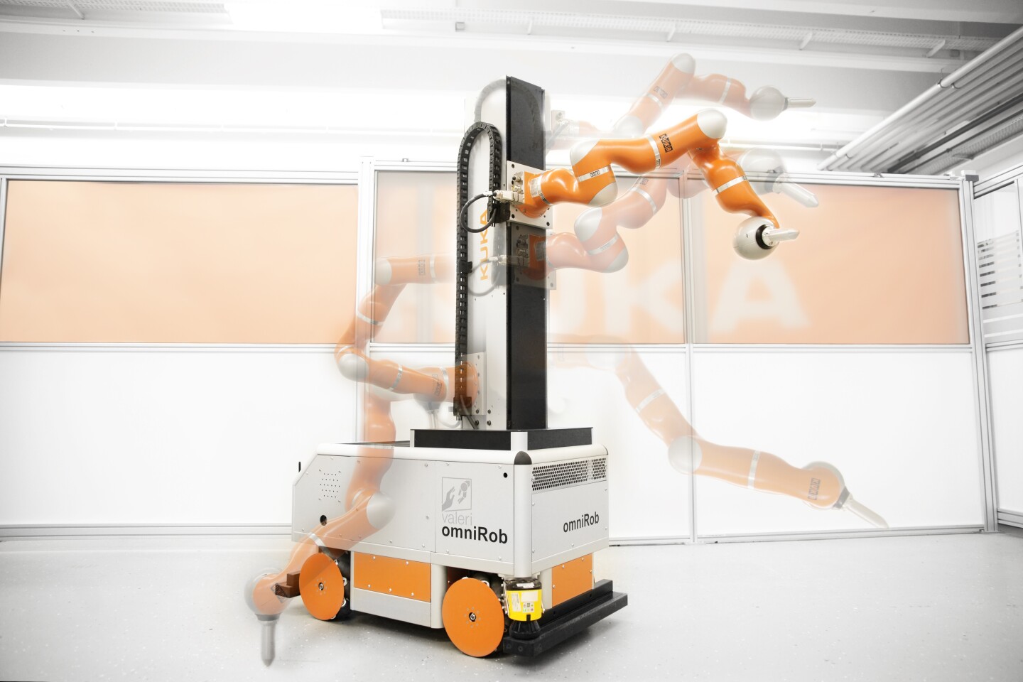 The project’s omniRob robots are intended mainly for performing tasks in confined spaces, using their manipulator arms