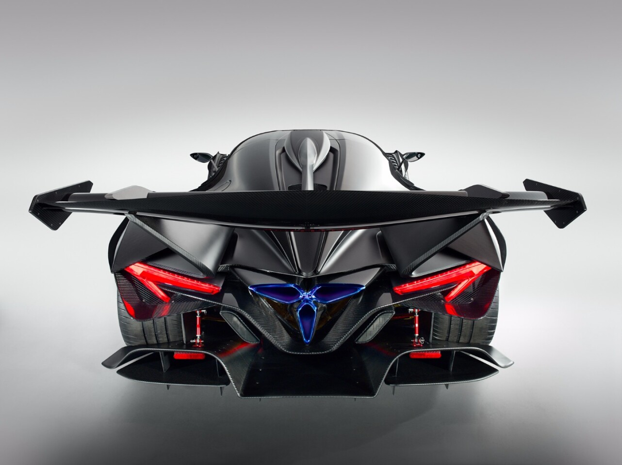 Apollo Intensa Emozione: won't be mistaken for anything else from behind