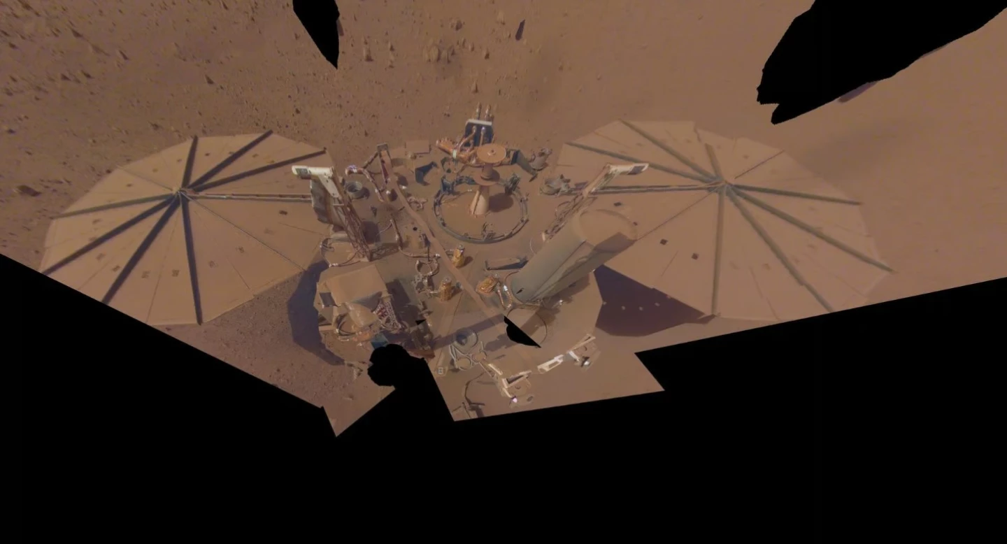 The last selifie image sent back by the Insight lander