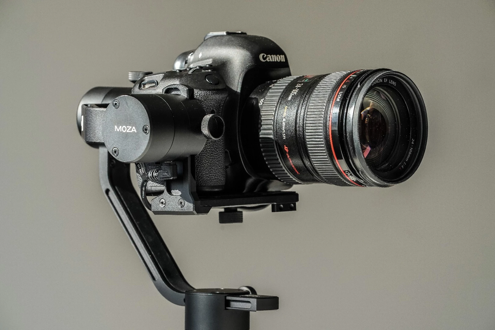 Moza Air: capable of stabilizing camera/lens combinations as heavy as 2.5kg - which includes full frame DSLRs like the Canon 5D MkIII.