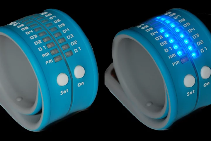 Ritmo Mundo's Reflex watch takes a slap bracelet form factor