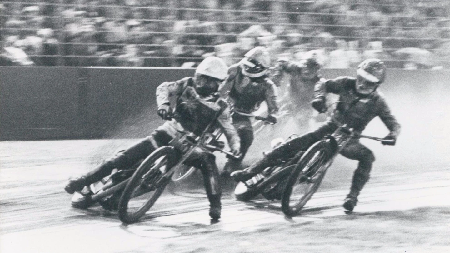 1977 Speedway World Championship Final-winning Jawa DOHC Four-valve Speedway Racing Motorcycle Price: £17,250 ($22,918) Auction Description