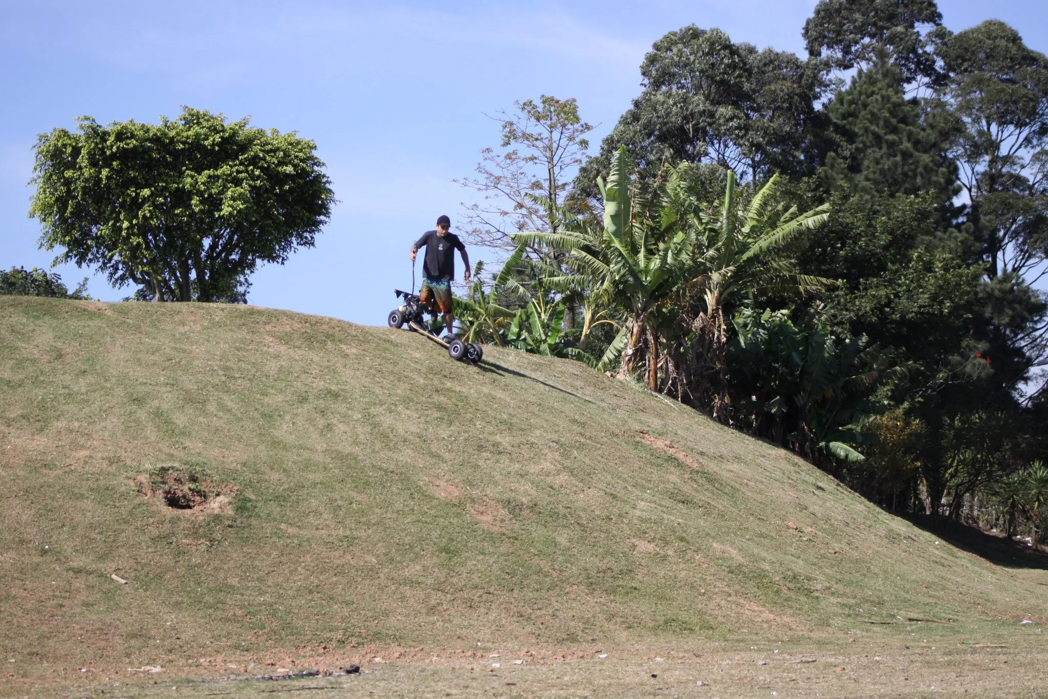 Tackling a grassy hill with the Carve Motor 50cc