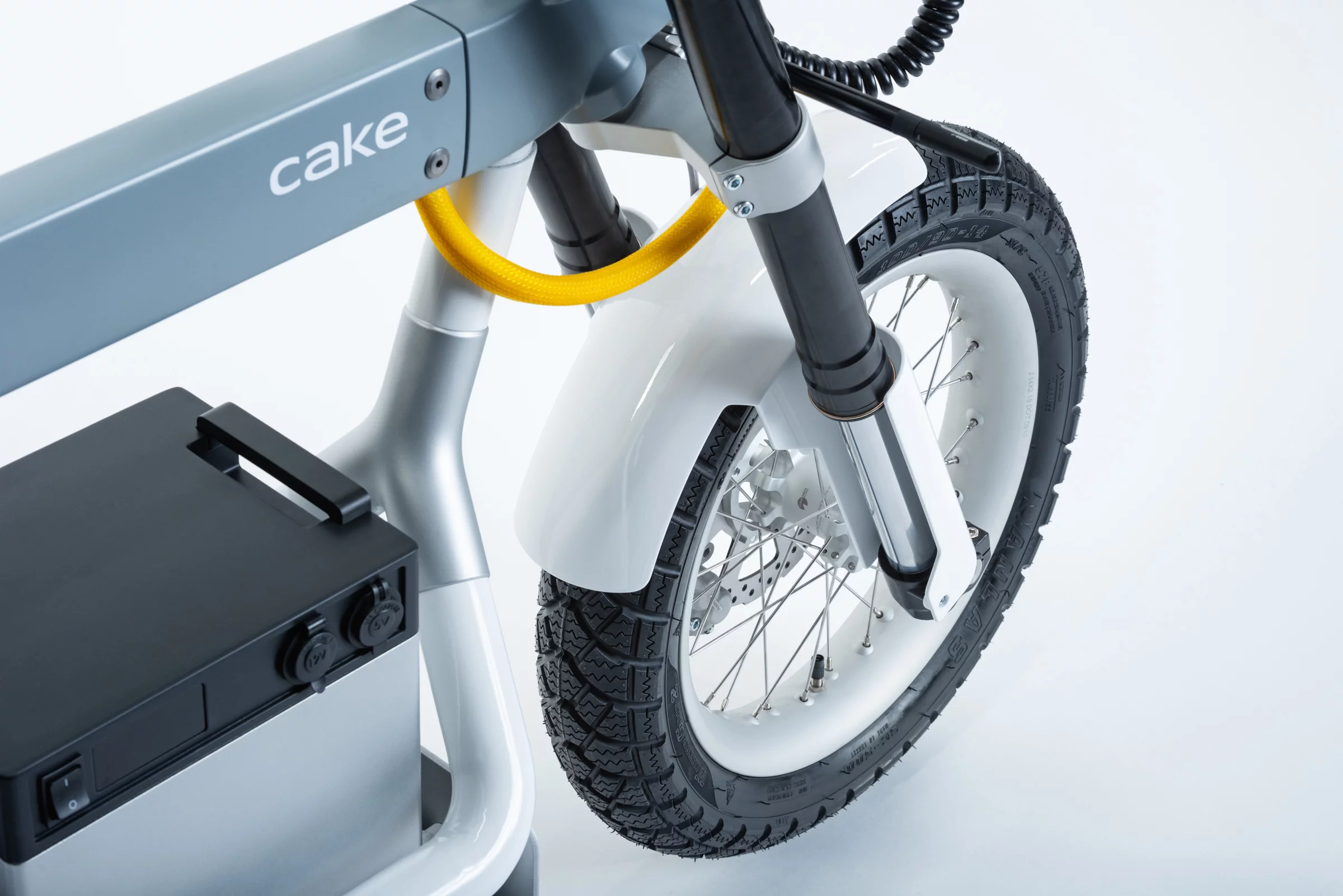 The Ösa rides on 15-inch aluminum rims wrapped in sport tires