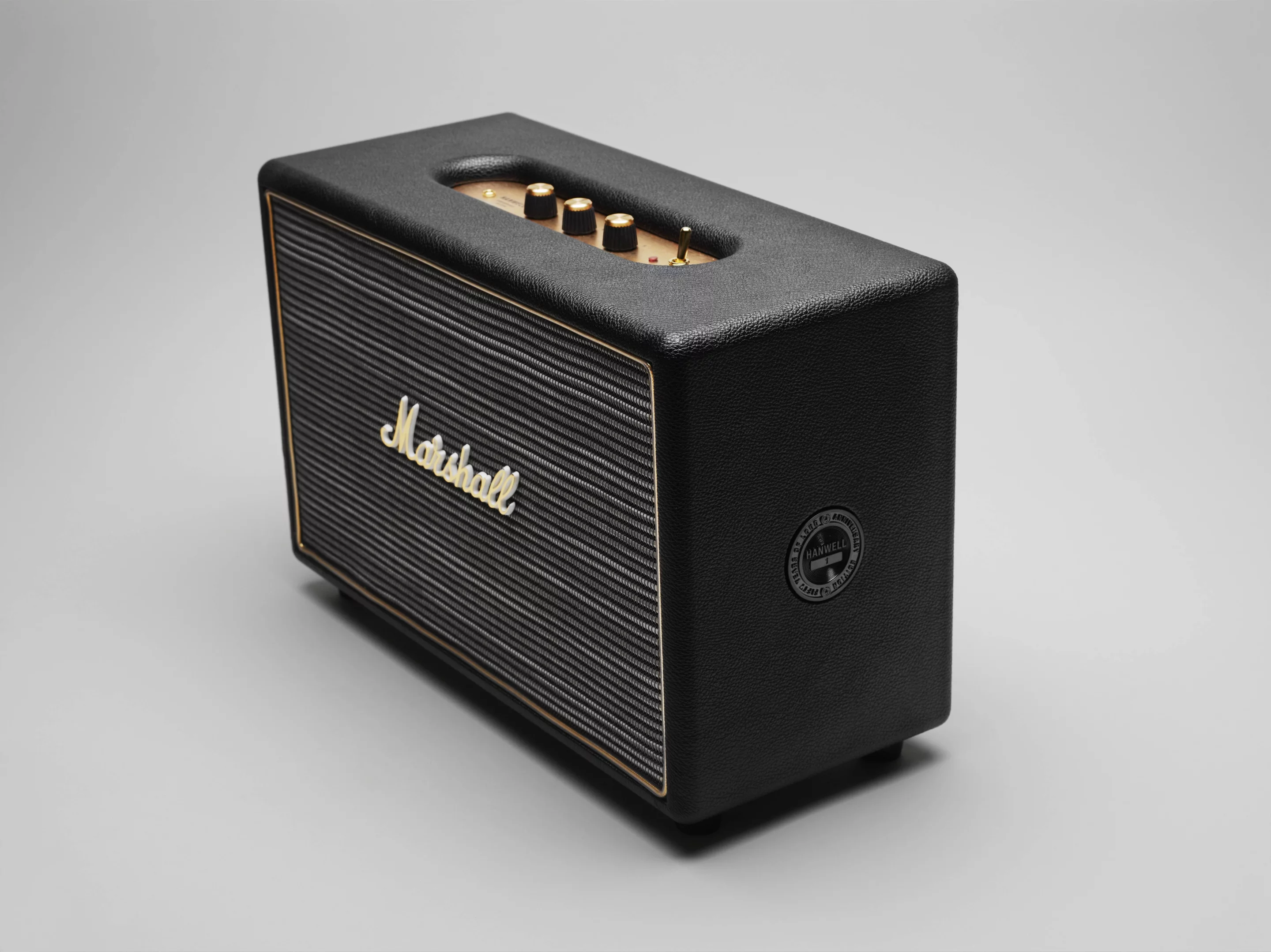 Inside the stylish black vinyl (Tolex)-covered wooden cabinet sit a 100W Class-D amplifier, dual 6-inch long-throw woofers and bass porting to watch over low end output, and two ferrofluid-cooled hi-fi tweeters to take care of the higher frequencies