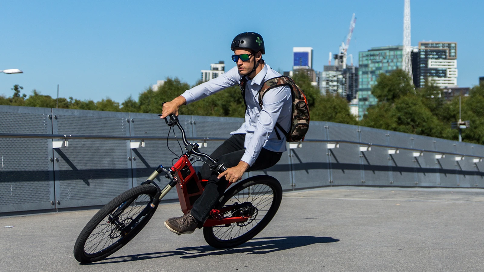 The Stealth P-7 e-bike promises a monster 150 km (93 mi) range