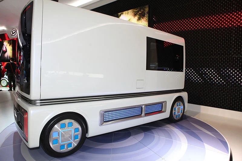 Daihatsu "shoCase" hybrid concept vehicle