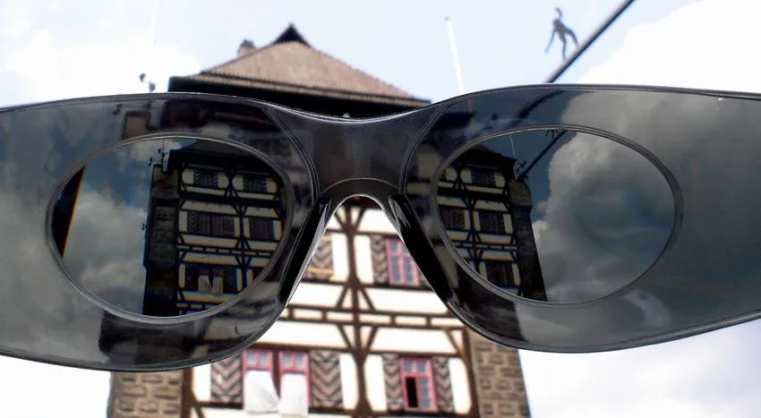 The IC Safety System consists of outer protective glasses, and an inner foil that incorporates prescription lenses (Photo: New Eye Company)
