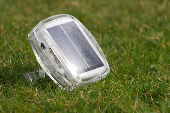 Plus Minus' Solar Pebble rechargeable lamp