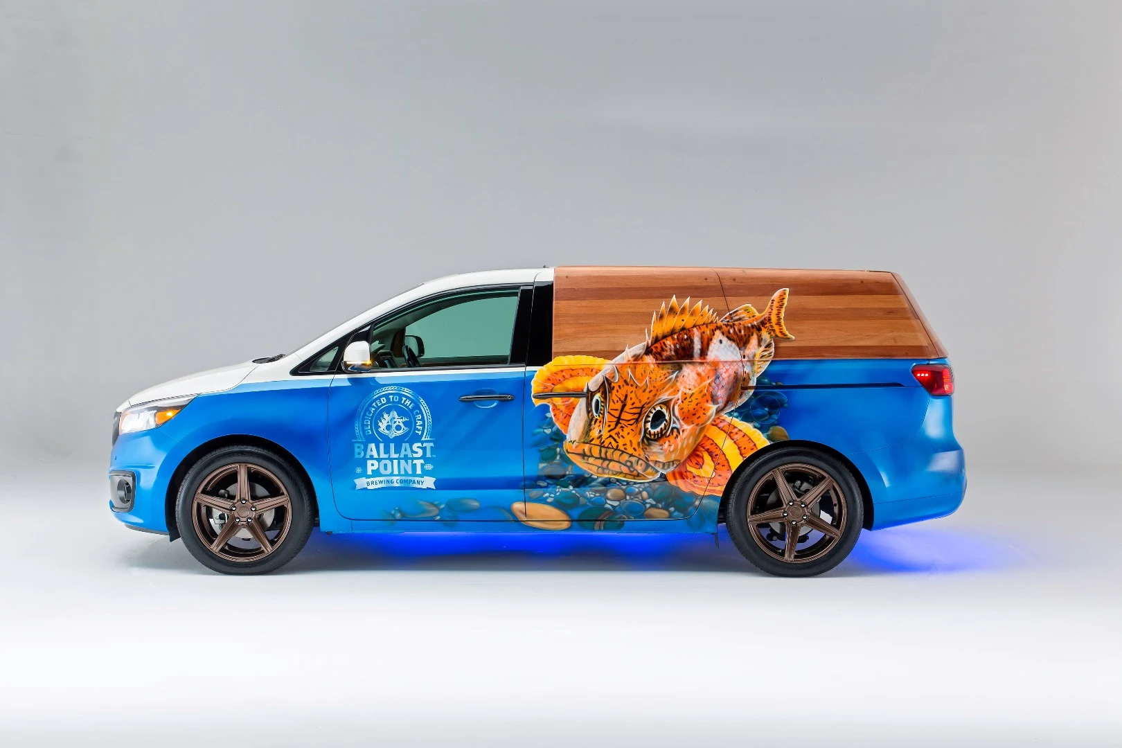 The Ballast Point Sedona has a fold-up bar in place of its rear cabin