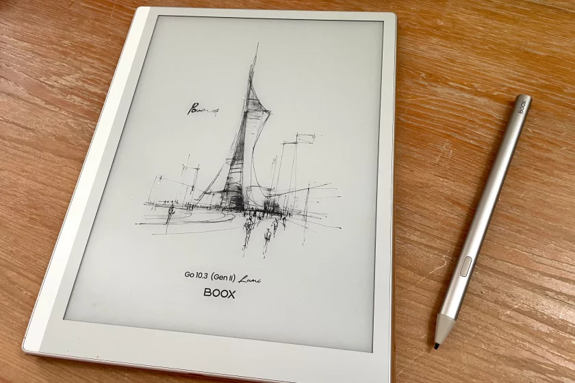 This Boox device claims its own niche between tablet and e-reader