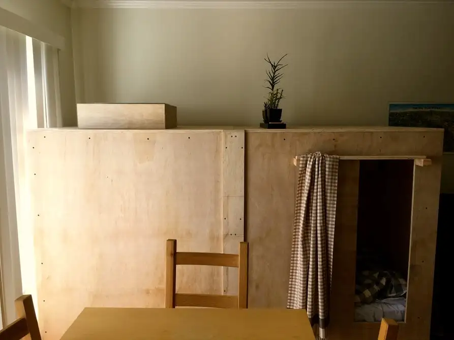 llustrator Peter Berkowitz found that house rental costs in San Francisco were too expensive for his budget so he built a small wooden pod for US$1,300 called the Living Pod
