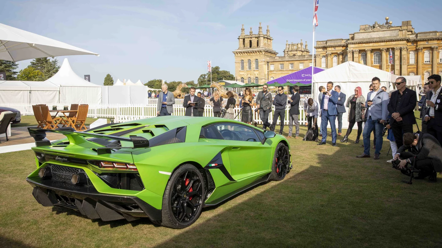 First shown at 'The Quail, A Motorsports Gathering" on August 24, the Lamborghini SVJ (Super Veloce Jota) made its European debut at Salon Privé. The 770 hp, 720 Nm Aventador SVJ is the most powerful, naturally-aspirated series production V12 that Lamborghini has ever produced and has a dry weight of 1,525 kg, giving it a 0-100 km/h time of 2.8 seconds, 0-200 km/h in 8.6 seconds and a top speed of more than 350 km/h. The Aventador SVJ has already taken the production car lap record at Nürburgring.