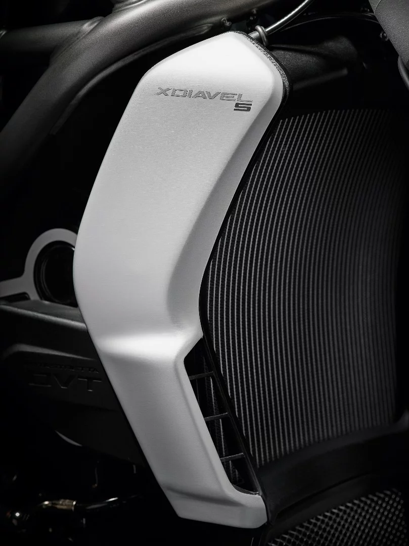 Ducati XDiavel S: radiator guard detail