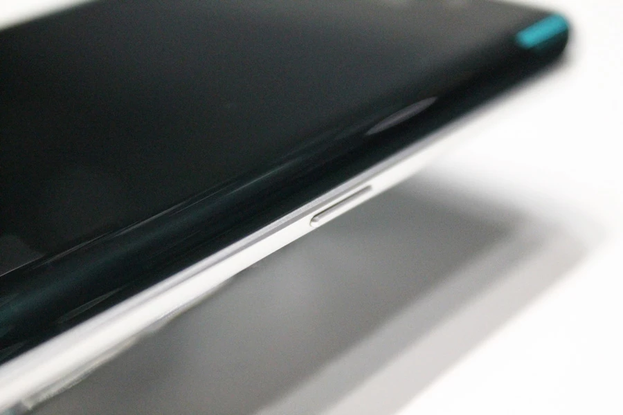 GS6 edge (Photo: Stu Robarts/Gizmag.com)