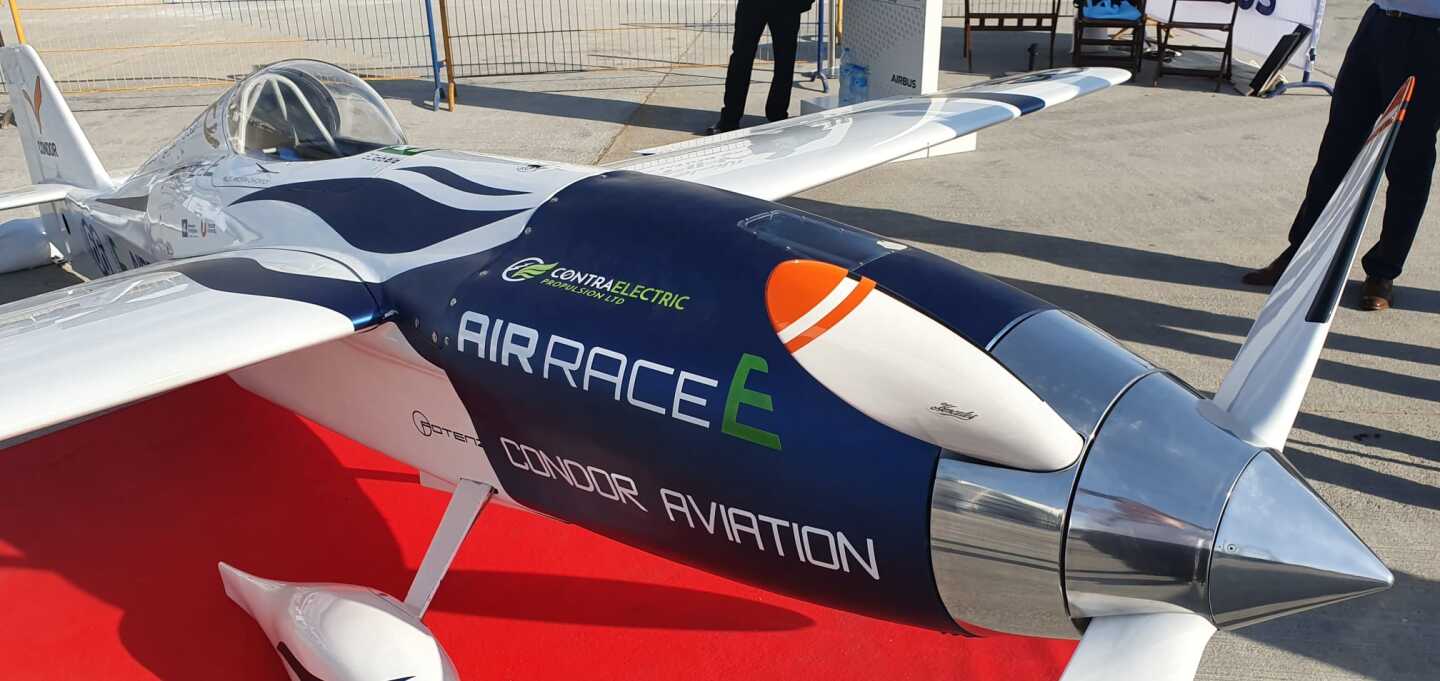 The White Lightning electric air racer made its debut at the Dubai Airshow
