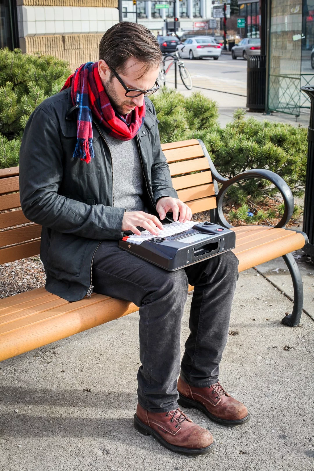 As the user pounds away their work is synced over Wi-Fi to Hemingwrite's web application which is dubbed Postbox