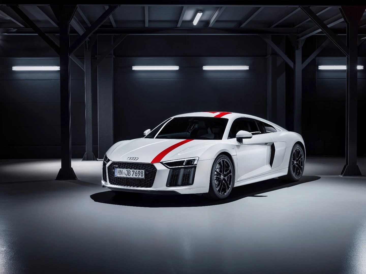 The stripe on the Audi R8 V10 RWS is optional
