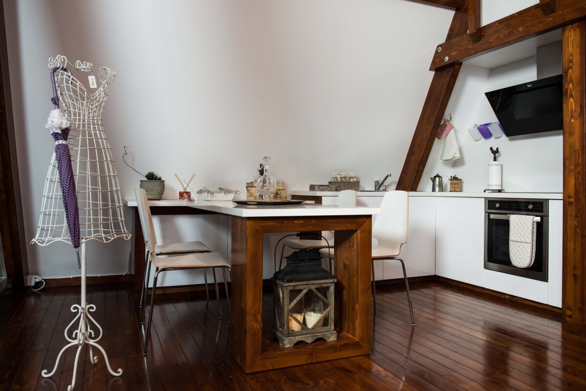 A pellet-burning stove is available for cooler climes