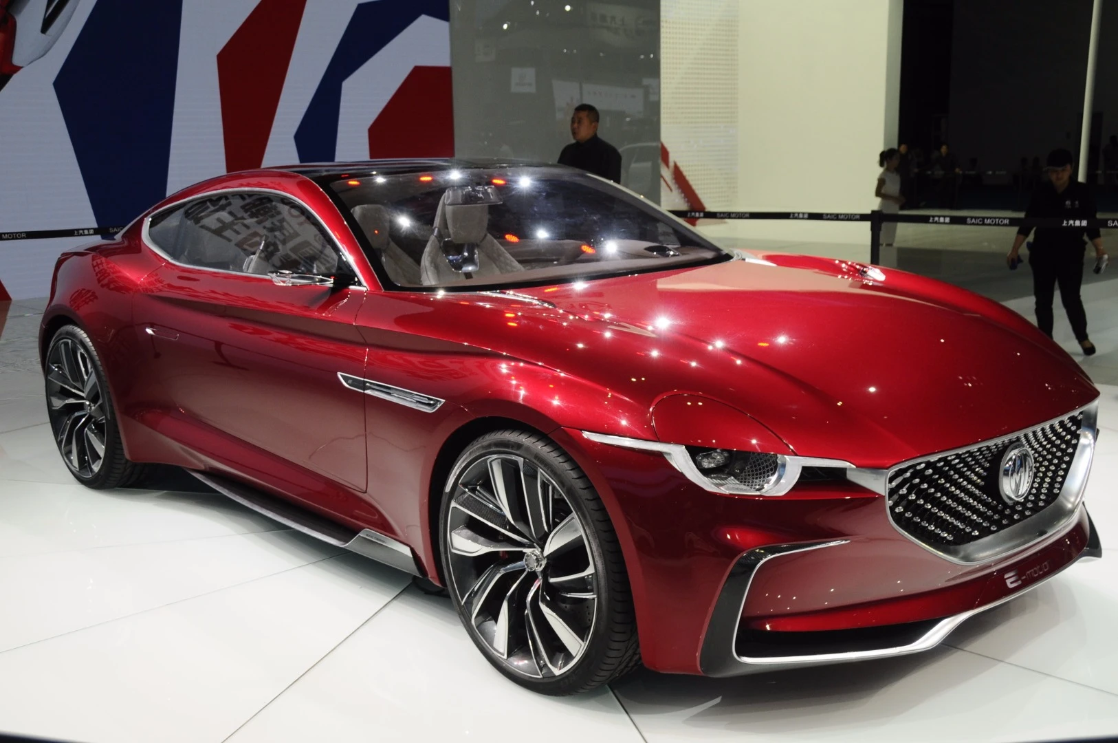 MG debuts the E-motion concept at Auto Shanghai 2017