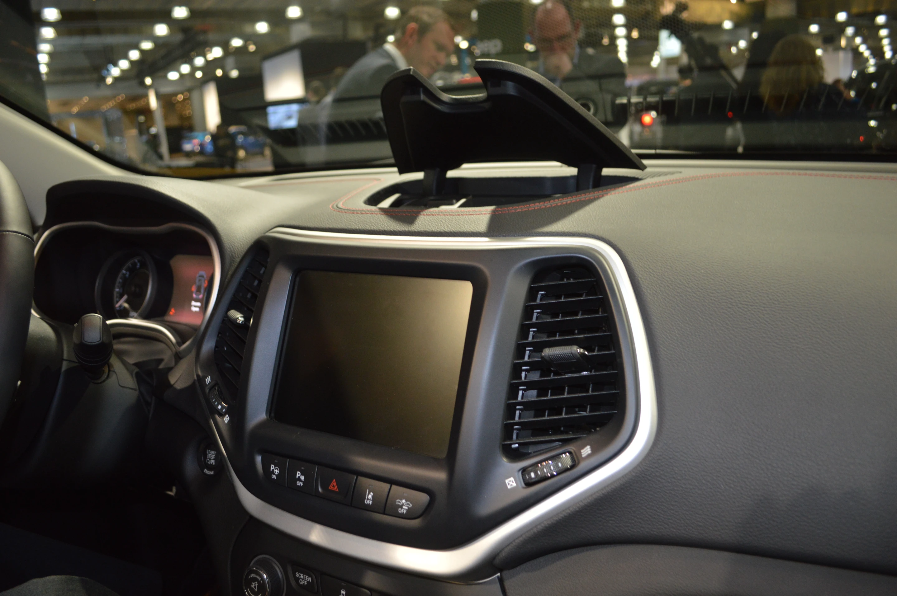 Jeep offers 5- and 8.4-inch touchscreen displays