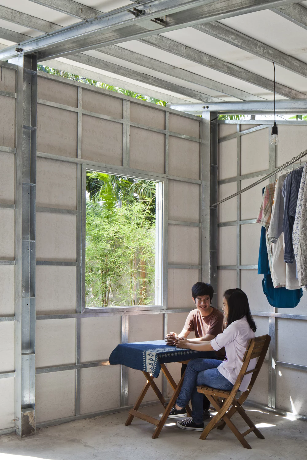 Like its predecessor, the S House 3 features a small gap between roof and walls to encourage ventilation, and several operable windows (Photo: Hiroyuki Oki)