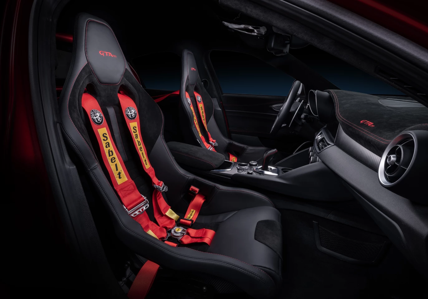 The extreme GTAm model of the Alfa Romeo Giulia will have 6-point racing harnesses and a rear seat deletion