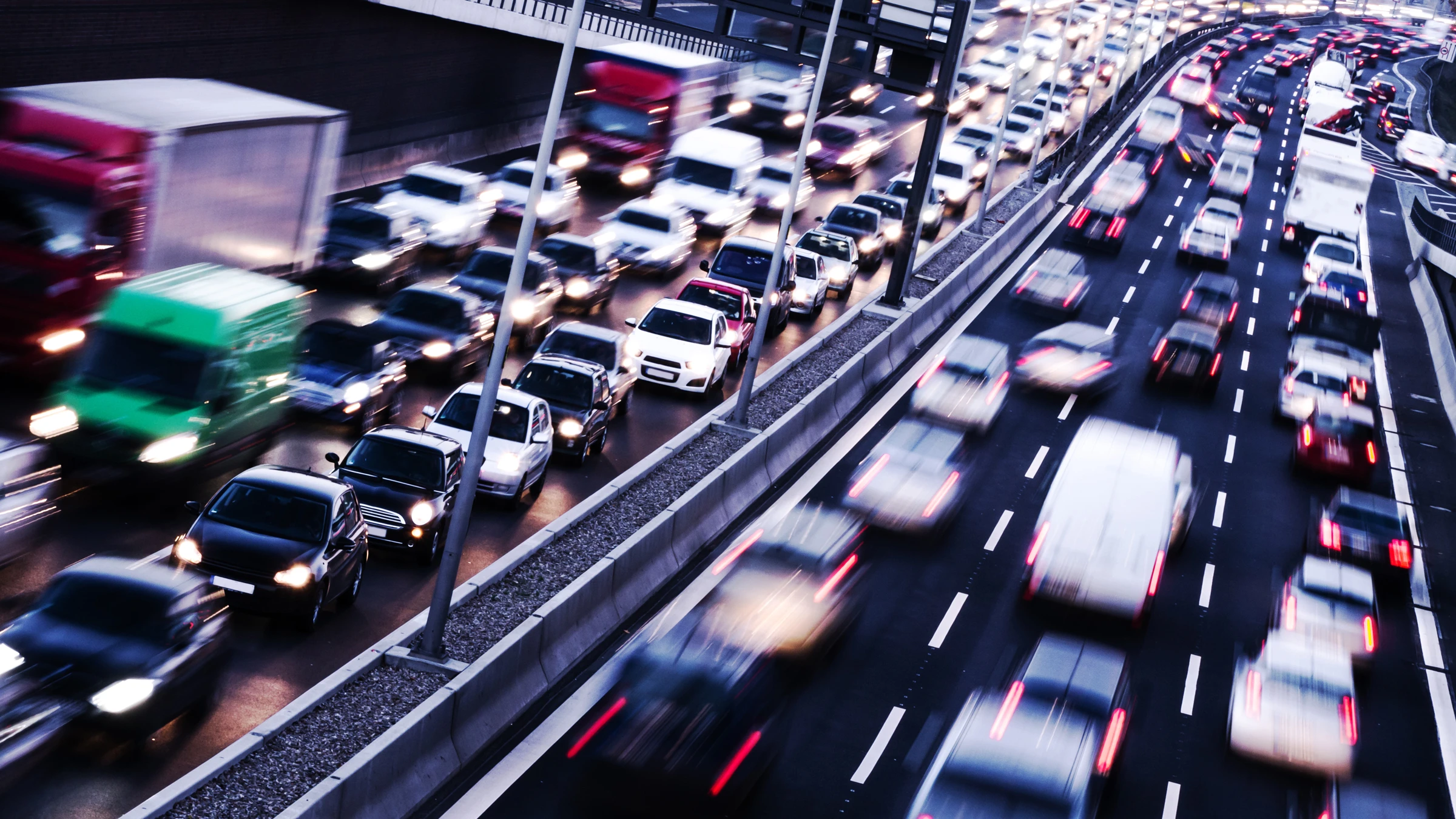 An algorithm developed by an MIT professor could be applied to a modified Adaptive Cruise Control (ACC) system to help eliminate such traffic jams (Photo: Shutterstock)