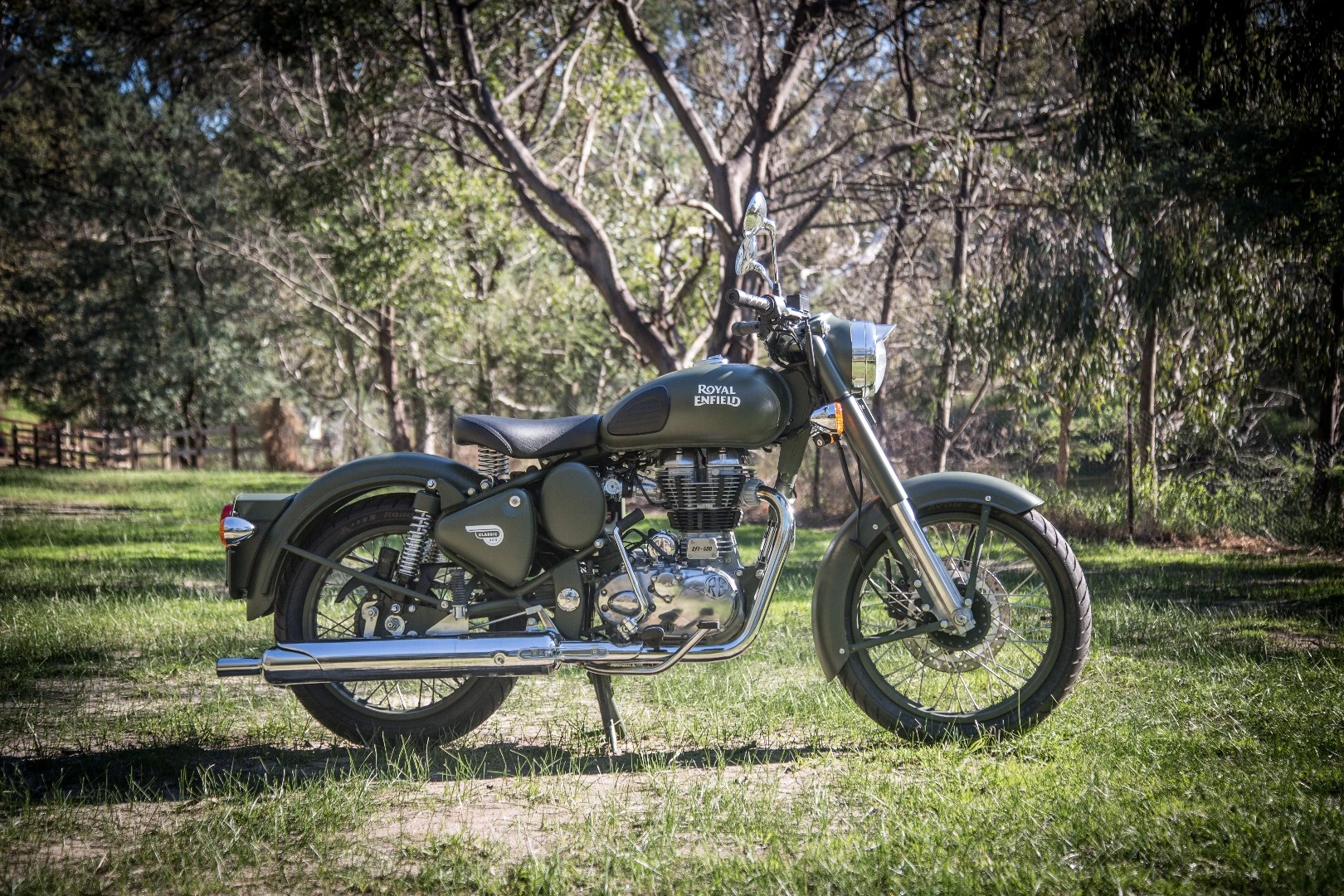 Royal Enfield Classic 500: battle green paint job harks back to the Enfields that saw action in and around WW2.