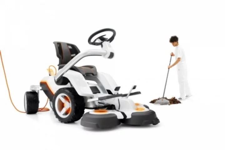 Husqvarna's electric Panthera Leo concept mower