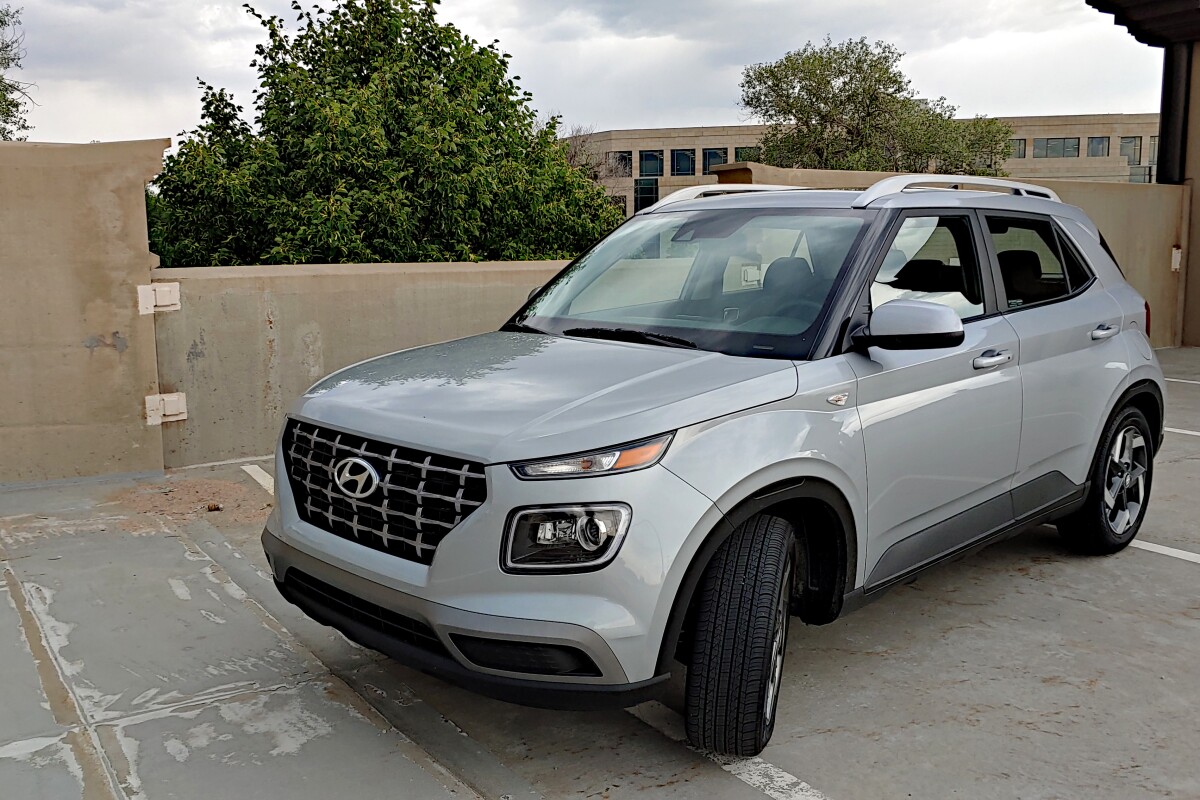 Review 2020 Hyundai Venue is new, small, and full of tech