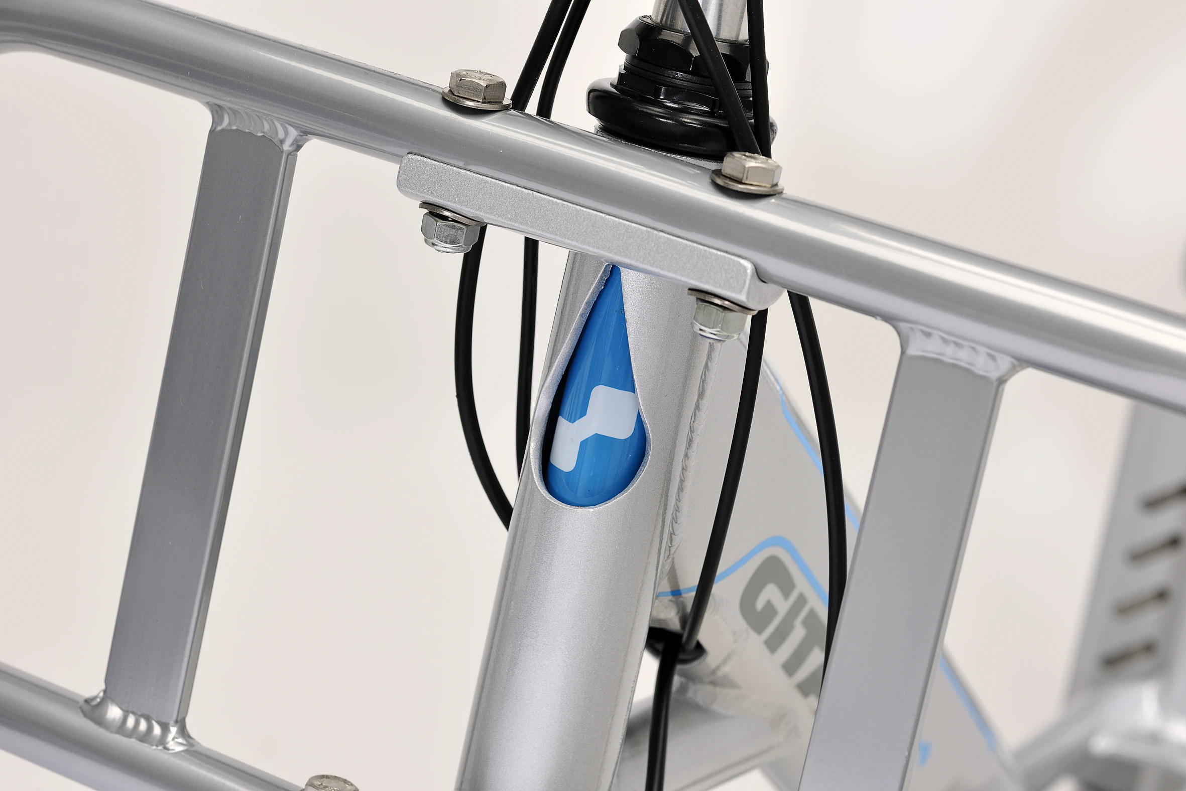 The Gitane Alter is shown with an integrated front basket